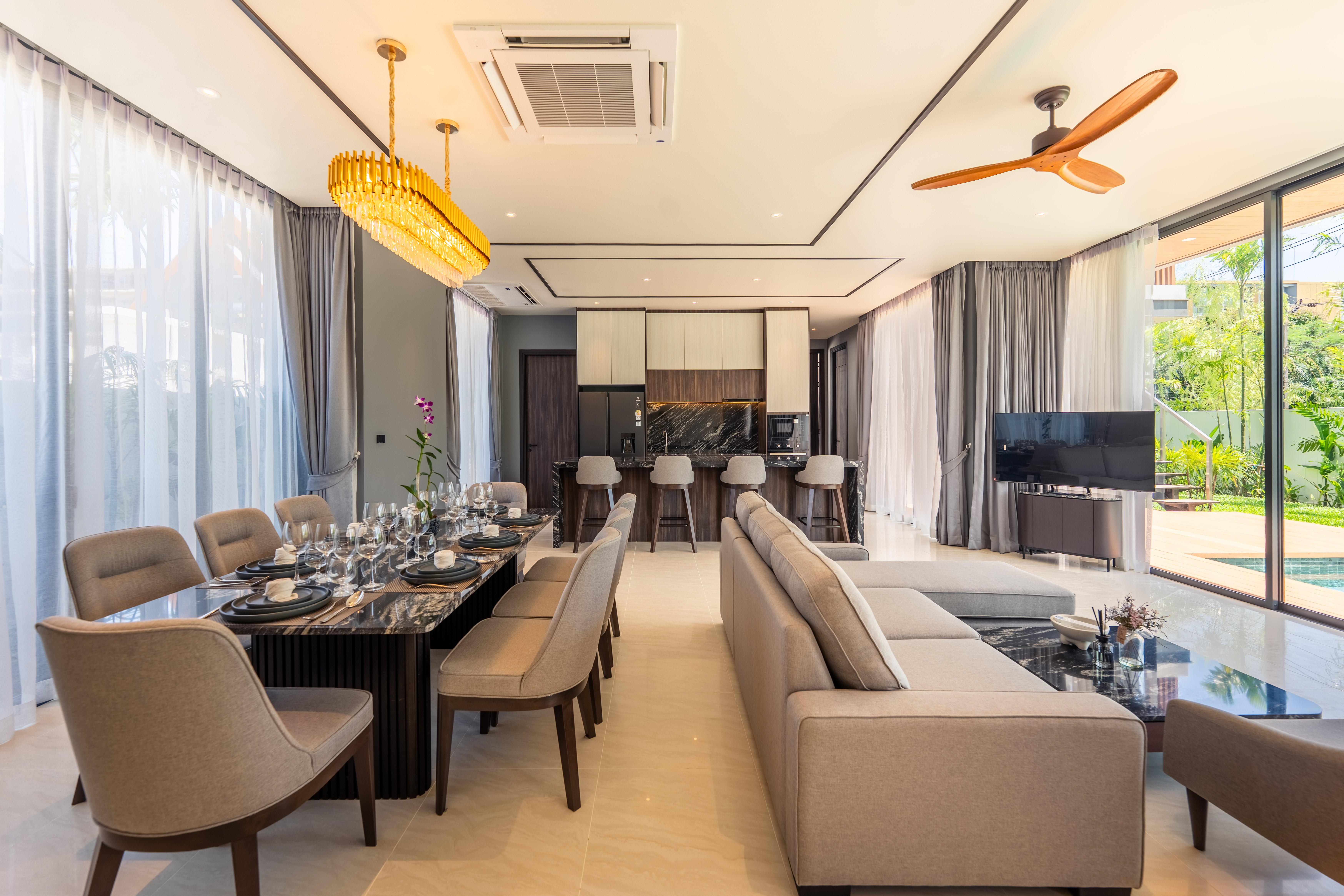 The Ozone Grand Residences 29